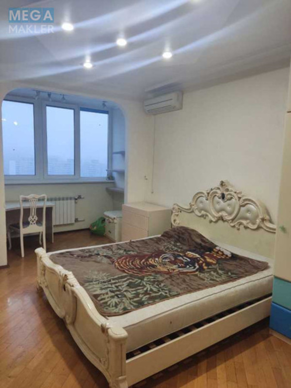 Оренда 3 кімнатної квартири, <a class="location-link" href="/kiev/" title="Недвижимость Київ">Київ</a>, <a class="location-link" href="/kiev/darnickij/" title="Недвижимость Дарницький район">Дарницький р-н</a>, Николая Бажана просп., 16 (изображение 4)