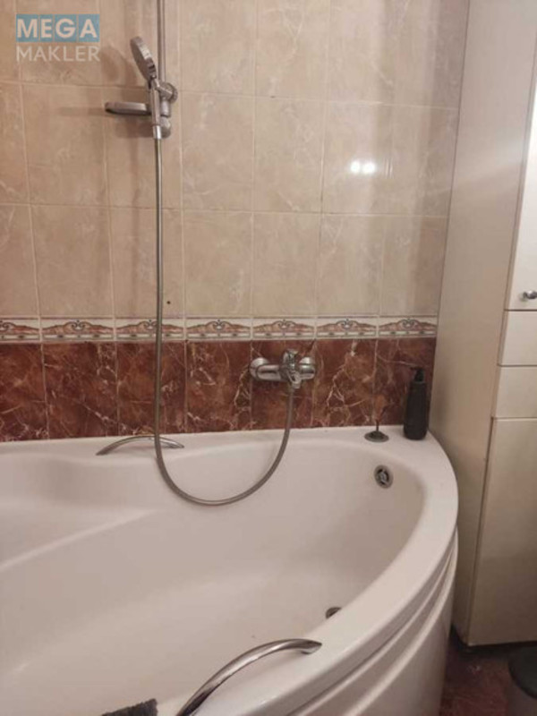 Оренда 3 кімнатної квартири, <a class="location-link" href="/kiev/" title="Недвижимость Київ">Київ</a>, <a class="location-link" href="/kiev/darnickij/" title="Недвижимость Дарницький район">Дарницький р-н</a>, Николая Бажана просп., 16 (изображение 9)