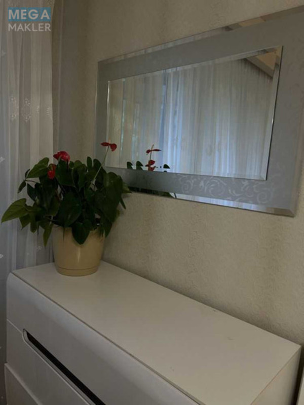 Продаж 2 кімнатної квартири (45/29/7), 5 пов. 5 пов. будинку, <a class="location-link" href="/kiev/" title="Недвижимость Київ">Київ</a>, <a class="location-link" href="/kiev/svyatoshinskij/" title="Недвижимость Святошинський район">Святошинський р-н</a>, Зодчих вул. (изображение 10)