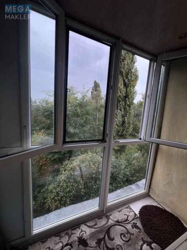 Продаж 2 кімнатної квартири (45/29/7), 5 пов. 5 пов. будинку, <a class="location-link" href="/kiev/" title="Недвижимость Київ">Київ</a>, <a class="location-link" href="/kiev/svyatoshinskij/" title="Недвижимость Святошинський район">Святошинський р-н</a>, Зодчих вул. (изображение 11)