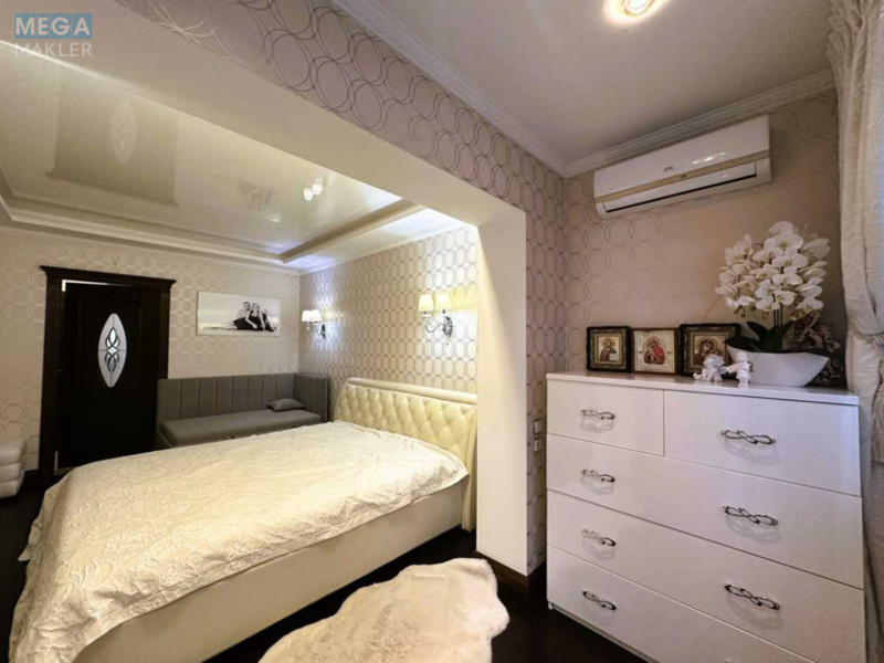 Оренда 3 кімнатної квартири, <a class="location-link" href="/kiev/" title="Недвижимость Київ">Київ</a>, <a class="location-link" href="/kiev/solomenskij/" title="Недвижимость Солом'янський район">Солом'янський р-н</a>, Миколи Голего вул., 12 (изображение 6)