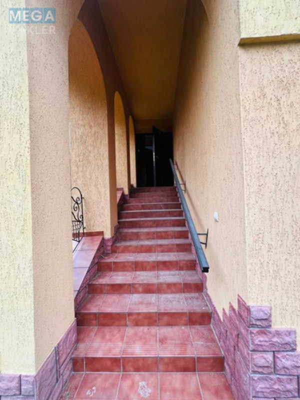 Продаж дома, 3&nbsp;поверху, 536&nbsp;кв.м, 11&nbsp;кімнат, ділянка 22&nbsp;сотки, <a class="location-link" href="/ranevichi/" title="Недвижимость Раневичі">Раневичі</a>, Садова, 1 (изображение 3)