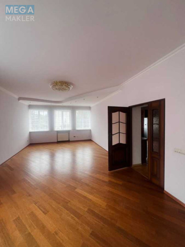 Продаж дома, 3&nbsp;поверху, 536&nbsp;кв.м, 11&nbsp;кімнат, ділянка 22&nbsp;сотки, <a class="location-link" href="/ranevichi/" title="Недвижимость Раневичі">Раневичі</a>, Садова, 1 (изображение 5)