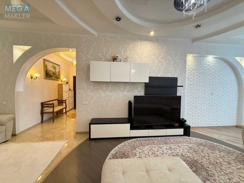 Продаж 3 кімнатної квартири (112/56/16), 16 пов. 24 пов. будинку, <a class="location-link" href="/kiev/" title="Недвижимость Київ">Київ</a>, <a class="location-link" href="/kiev/goloseevskij/" title="Недвижимость Голосіївський район">Голосіївський р-н</a>, Науки просп., 30 (изображение 10)