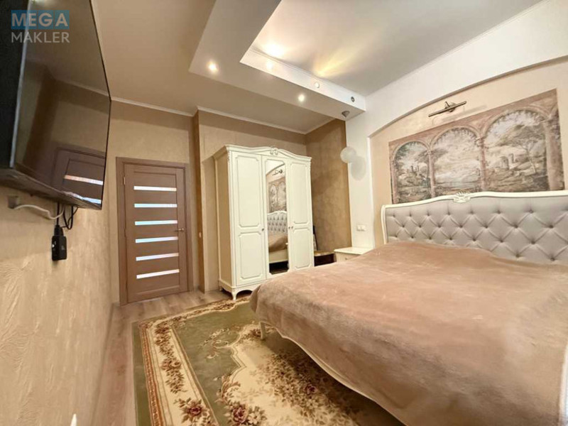 Продаж 3 кімнатної квартири (112/56/16), 16 пов. 24 пов. будинку, <a class="location-link" href="/kiev/" title="Недвижимость Київ">Київ</a>, <a class="location-link" href="/kiev/goloseevskij/" title="Недвижимость Голосіївський район">Голосіївський р-н</a>, Науки просп., 30 (изображение 13)