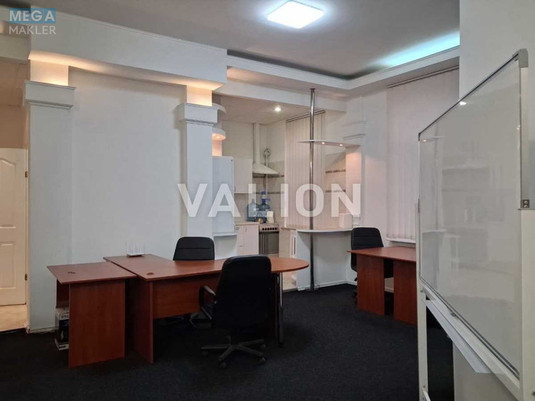 Оренда комерційної нерухомості, 80&nbsp;кв.м, под офис, <a class="location-link" href="/kiev/" title="Недвижимость Київ">Київ</a>, <a class="location-link" href="/kiev/shevchenkovskij/" title="Недвижимость Шевченківський район">Шевченківський р-н</a>, Січових Стрільців вул., 10 (изображение 2)