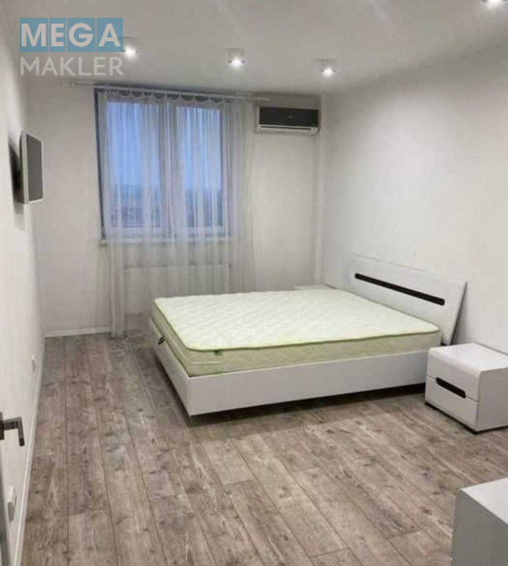 Оренда 1 кімнатної квартири, стандарт, <a class="location-link" href="/kiev/" title="Недвижимость Київ">Київ</a>, <a class="location-link" href="/kiev/darnickij/" title="Недвижимость Дарницький район">Дарницький р-н</a>, Крушельницької 15Б ( <img src="https://megamakler.com.ua/metro/00ff00.gif" alt="" class="metro" /> м. Харьковская ) (изображение 5)