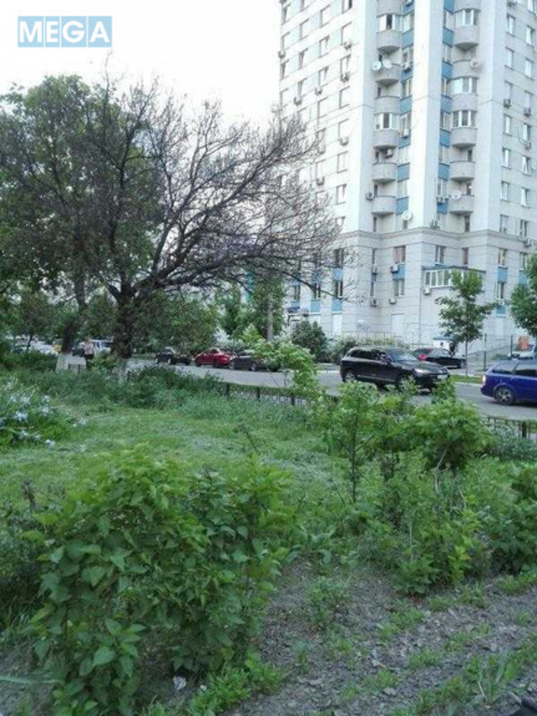 Оренда 3 кімнатної квартири, <a class="location-link" href="/kiev/" title="Недвижимость Київ">Київ</a>, <a class="location-link" href="/kiev/svyatoshinskij/" title="Недвижимость Святошинський район">Святошинський р-н</a>, Петра Чаадаєва вул., 2 (изображение 2)