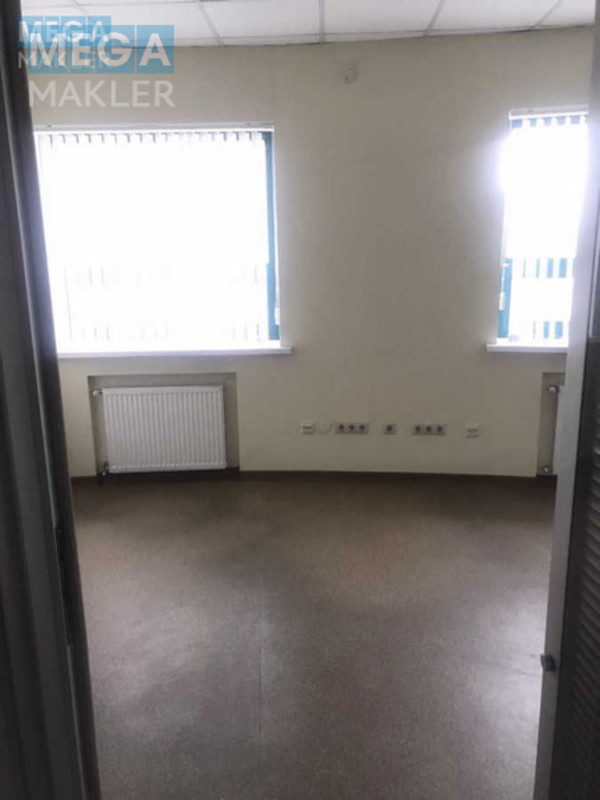 Оренда комерційної нерухомості, 277,60&nbsp;кв.м, под офис, <a class="location-link" href="/rovno/" title="Недвижимость Рівне">Рівне</a>, Петра Полтави, 1а (изображение 25)