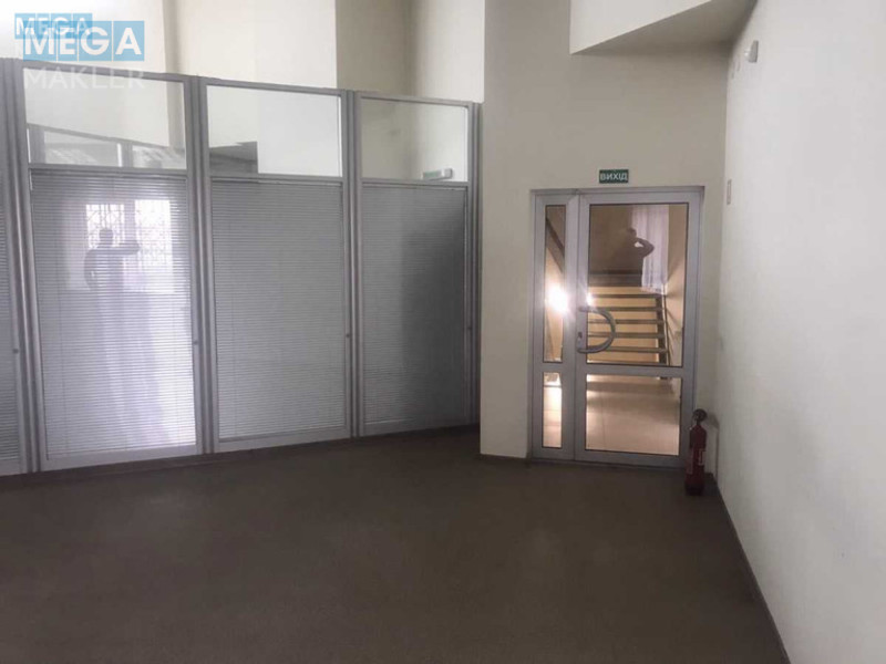 Оренда комерційної нерухомості, 277,60&nbsp;кв.м, под офис, <a class="location-link" href="/rovno/" title="Недвижимость Рівне">Рівне</a>, Петра Полтави, 1а (изображение 33)