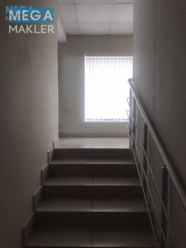 Оренда комерційної нерухомості, 277,60&nbsp;кв.м, под офис, <a class="location-link" href="/rovno/" title="Недвижимость Рівне">Рівне</a>, Петра Полтави, 1а (изображение 46)