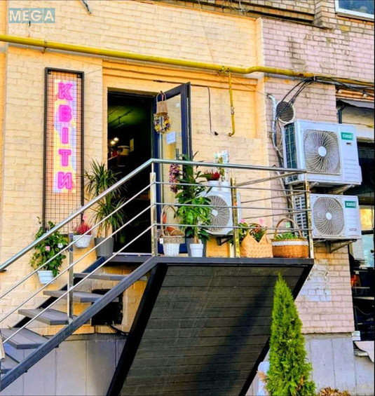 Продаж комерційної нерухомості, 90&nbsp;кв.м, под магазин, <a class="location-link" href="/kiev/" title="Недвижимость Київ">Київ</a>, <a class="location-link" href="/kiev/podolskij/" title="Недвижимость Подільський район">Подільський р-н</a>, Юрковская ул., 17 (изображение 2)