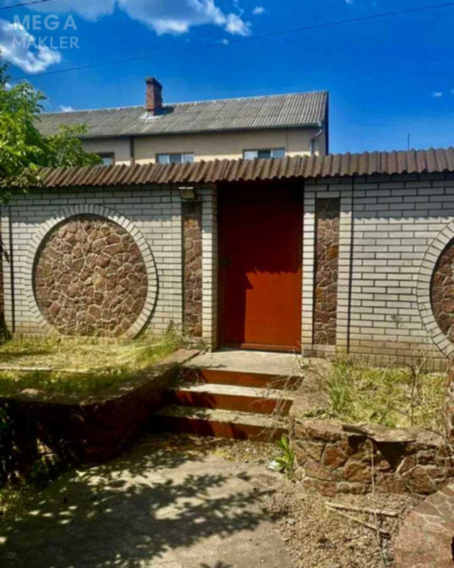 Продаж дома, 2&nbsp;поверху, 650&nbsp;кв.м, 8&nbsp;кімнат, ділянка 10&nbsp;соток, <a class="location-link" href="/stoyanka/" title="Недвижимость Стоянка">Стоянка</a>, Ленина, 1 (изображение 2)