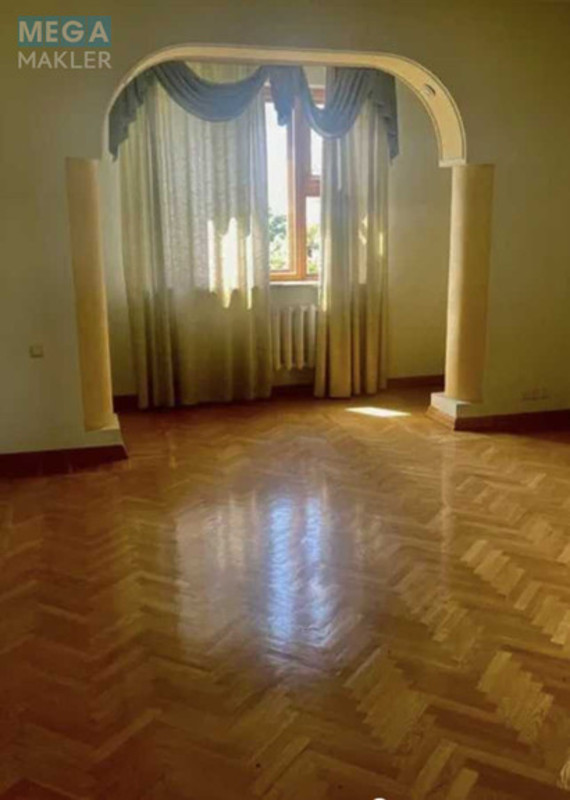 Продаж дома, 2&nbsp;поверху, 650&nbsp;кв.м, 8&nbsp;кімнат, ділянка 10&nbsp;соток, <a class="location-link" href="/stoyanka/" title="Недвижимость Стоянка">Стоянка</a>, Ленина, 1 (изображение 12)