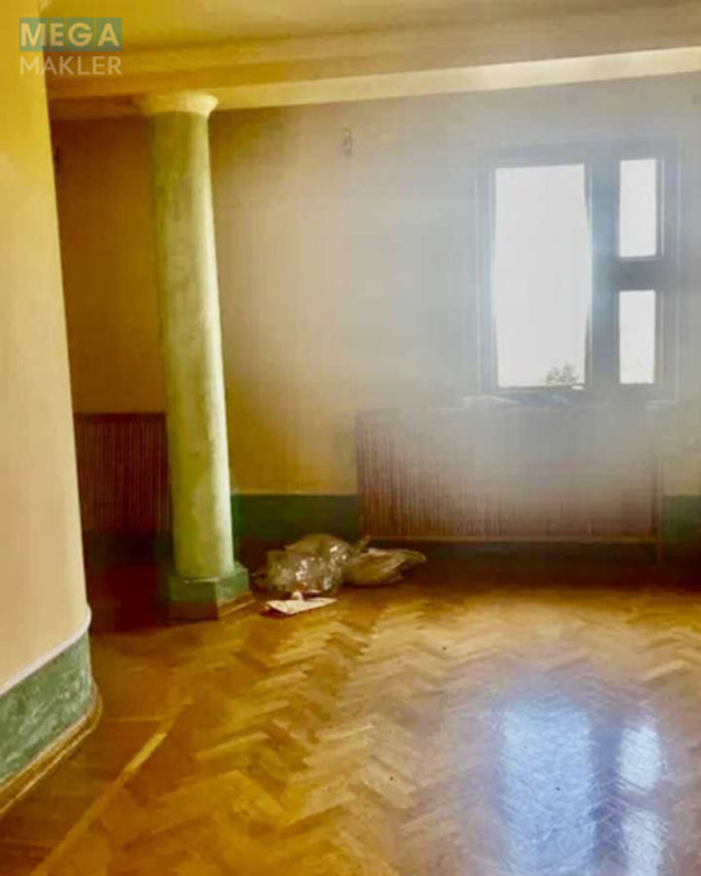 Продаж дома, 2&nbsp;поверху, 650&nbsp;кв.м, 8&nbsp;кімнат, ділянка 10&nbsp;соток, <a class="location-link" href="/stoyanka/" title="Недвижимость Стоянка">Стоянка</a>, Ленина, 1 (изображение 13)