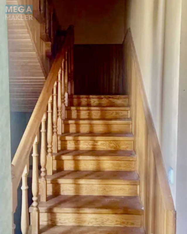 Продаж дома, 2&nbsp;поверху, 650&nbsp;кв.м, 8&nbsp;кімнат, ділянка 10&nbsp;соток, <a class="location-link" href="/stoyanka/" title="Недвижимость Стоянка">Стоянка</a>, Ленина, 1 (изображение 15)