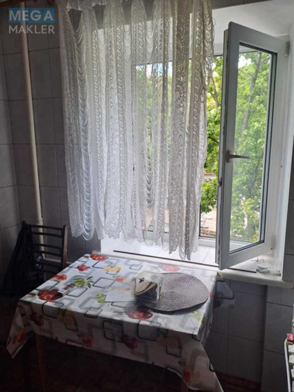 Продаж 3 кімнатної квартири (57/42/7), 3 пов. 5 пов. будинку, <a class="location-link" href="/kiev/" title="Недвижимость Київ">Київ</a>, <a class="location-link" href="/kiev/shevchenkovskij/" title="Недвижимость Шевченківський район">Шевченківський р-н</a>, Олени Теліги вул., 19/2 (изображение 2)