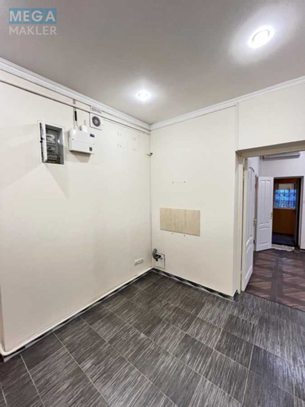 Продаж окремої будівлі/побудови, 29,80&nbsp;кв.м, <a class="location-link" href="/kiev/" title="Недвижимость Київ">Київ</a>, <a class="location-link" href="/kiev/goloseevskij/" title="Недвижимость Голосіївський район">Голосіївський р-н</a>, Лабораторна вул., 33/37 (изображение 7)