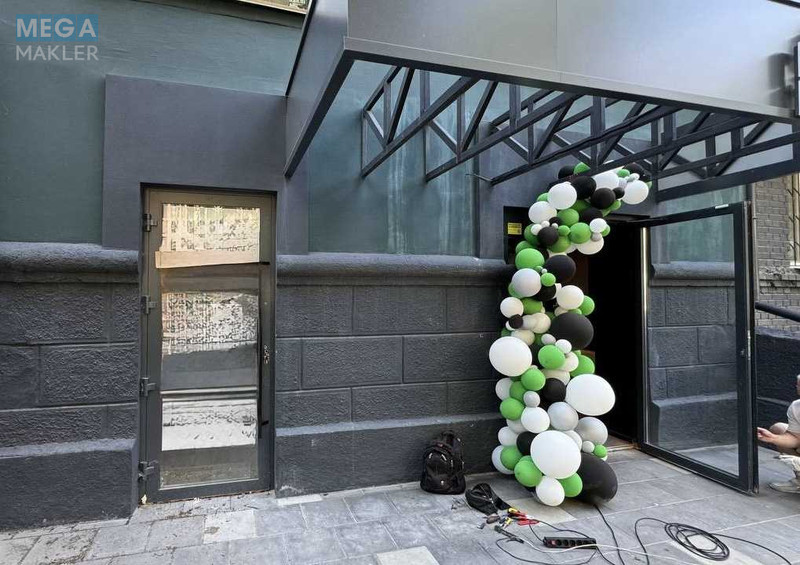 Продаж комерційної нерухомості, 80&nbsp;кв.м, под магазин, <a class="location-link" href="/kiev/" title="Недвижимость Київ">Київ</a>, <a class="location-link" href="/kiev/pecherskij/" title="Недвижимость Печерський район">Печерський р-н</a>, Німанська вул., 4 (изображение 2)