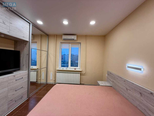 Оренда 2 кімнатної квартири, <a class="location-link" href="/kiev/" title="Недвижимость Київ">Київ</a>, <a class="location-link" href="/kiev/darnickij/" title="Недвижимость Дарницький район">Дарницький р-н</a>, Срибнокильская ул., 8 (изображение 7)