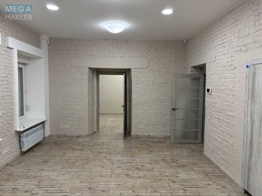 Оренда комерційної нерухомості, 56&nbsp;кв.м, под офис, <a class="location-link" href="/kiev/" title="Недвижимость Київ">Київ</a>, <a class="location-link" href="/kiev/pecherskij/" title="Недвижимость Печерський район">Печерський р-н</a>, Лютеранская ул., 16 (изображение 2)