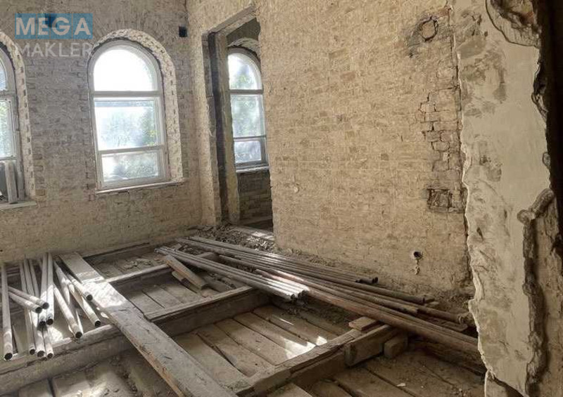 Продаж комерційної нерухомості, 2&nbsp;200&nbsp;кв.м, под офис, <a class="location-link" href="/kiev/" title="Недвижимость Київ">Київ</a>, <a class="location-link" href="/kiev/podolskij/" title="Недвижимость Подільський район">Подільський р-н</a>, Спасская ул. (изображение 2)