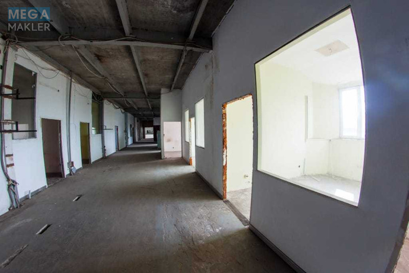 Продаж комерційної нерухомості, 2&nbsp;200&nbsp;кв.м, под офис, <a class="location-link" href="/kiev/" title="Недвижимость Київ">Київ</a>, <a class="location-link" href="/kiev/podolskij/" title="Недвижимость Подільський район">Подільський р-н</a>, Спасская ул. (изображение 3)