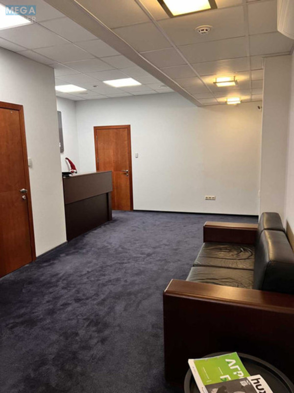 Продаж комерційної нерухомості, 3&nbsp;925,90&nbsp;кв.м, под офис, <a class="location-link" href="/kiev/" title="Недвижимость Київ">Київ</a>, <a class="location-link" href="/kiev/solomenskij/" title="Недвижимость Солом'янський район">Солом'янський р-н</a>, Очаківська вул., 5/6 (изображение 9)