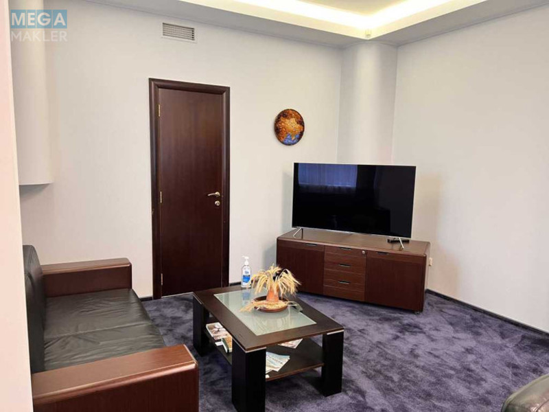 Продаж комерційної нерухомості, 3&nbsp;925,90&nbsp;кв.м, под офис, <a class="location-link" href="/kiev/" title="Недвижимость Київ">Київ</a>, <a class="location-link" href="/kiev/solomenskij/" title="Недвижимость Солом'янський район">Солом'янський р-н</a>, Очаківська вул., 5/6 (изображение 10)