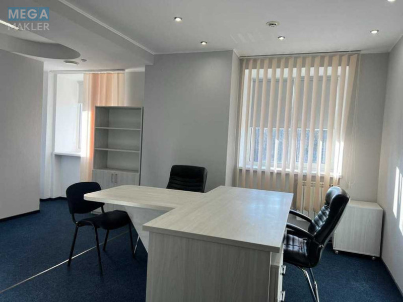 Продаж комерційної нерухомості, 3&nbsp;925,90&nbsp;кв.м, под офис, <a class="location-link" href="/kiev/" title="Недвижимость Київ">Київ</a>, <a class="location-link" href="/kiev/solomenskij/" title="Недвижимость Солом'янський район">Солом'янський р-н</a>, Очаківська вул., 5/6 (изображение 13)