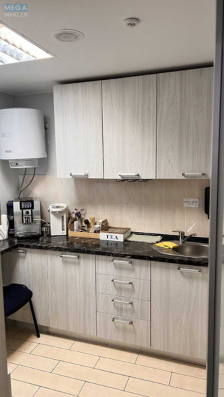 Продаж комерційної нерухомості, 3&nbsp;925,90&nbsp;кв.м, под офис, <a class="location-link" href="/kiev/" title="Недвижимость Київ">Київ</a>, <a class="location-link" href="/kiev/solomenskij/" title="Недвижимость Солом'янський район">Солом'янський р-н</a>, Очаківська вул., 5/6 (изображение 20)