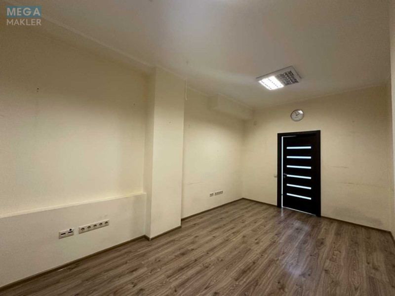 Оренда окремої будівлі/побудови, 125&nbsp;кв.м, <a class="location-link" href="/kiev/" title="Недвижимость Київ">Київ</a>, <a class="location-link" href="/kiev/pecherskij/" title="Недвижимость Печерський район">Печерський р-н</a>, Щорса вул., 32Г (изображение 4)