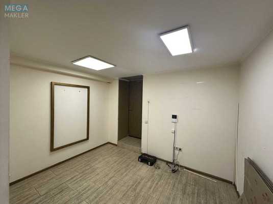 Оренда окремої будівлі/побудови, 125&nbsp;кв.м, <a class="location-link" href="/kiev/" title="Недвижимость Київ">Київ</a>, <a class="location-link" href="/kiev/pecherskij/" title="Недвижимость Печерський район">Печерський р-н</a>, Щорса вул., 32Г (изображение 5)