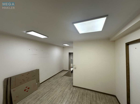 Оренда окремої будівлі/побудови, 125&nbsp;кв.м, <a class="location-link" href="/kiev/" title="Недвижимость Київ">Київ</a>, <a class="location-link" href="/kiev/pecherskij/" title="Недвижимость Печерський район">Печерський р-н</a>, Щорса вул., 32Г (изображение 6)