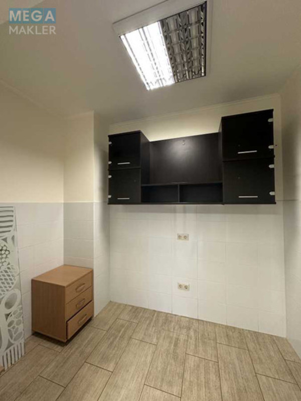 Оренда окремої будівлі/побудови, 125&nbsp;кв.м, <a class="location-link" href="/kiev/" title="Недвижимость Київ">Київ</a>, <a class="location-link" href="/kiev/pecherskij/" title="Недвижимость Печерський район">Печерський р-н</a>, Щорса вул., 32Г (изображение 9)