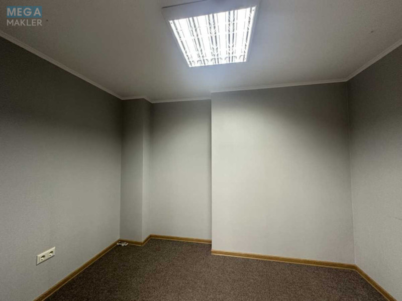 Оренда окремої будівлі/побудови, 125&nbsp;кв.м, <a class="location-link" href="/kiev/" title="Недвижимость Київ">Київ</a>, <a class="location-link" href="/kiev/pecherskij/" title="Недвижимость Печерський район">Печерський р-н</a>, Щорса вул., 32Г (изображение 10)