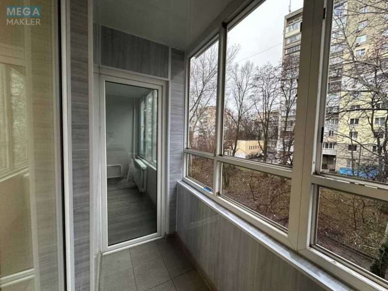 Оренда 2 кімнатної квартири, <a class="location-link" href="/kiev/" title="Недвижимость Київ">Київ</a>, <a class="location-link" href="/kiev/solomenskij/" title="Недвижимость Солом'янський район">Солом'янський р-н</a>, Митрополита Василя Липківського вул., 15 (изображение 6)