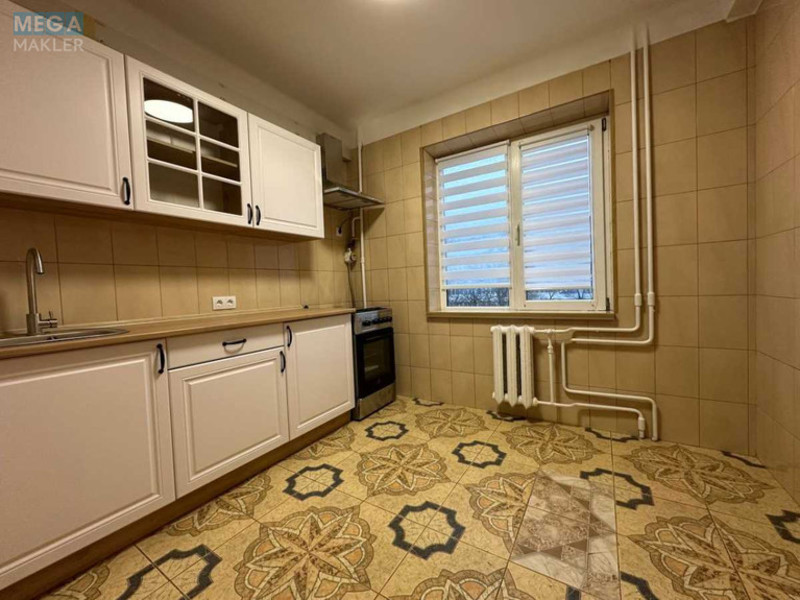 Оренда 2 кімнатної квартири, <a class="location-link" href="/kiev/" title="Недвижимость Київ">Київ</a>, <a class="location-link" href="/kiev/solomenskij/" title="Недвижимость Солом'янський район">Солом'янський р-н</a>, Митрополита Василя Липківського вул., 15 (изображение 8)