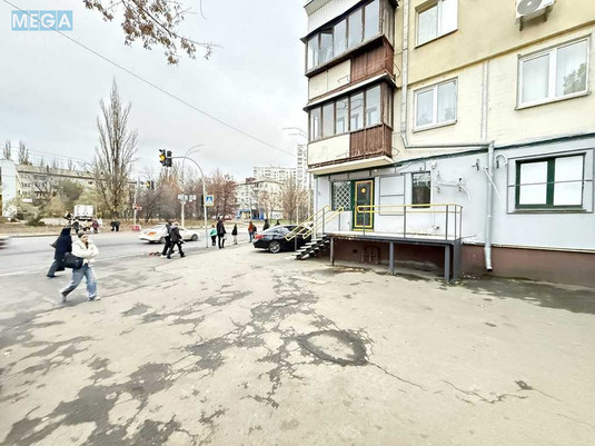 Оренда комерційної нерухомості, 55&nbsp;кв.м, под магазин, <a class="location-link" href="/kiev/" title="Недвижимость Київ">Київ</a>, <a class="location-link" href="/kiev/solomenskij/" title="Недвижимость Солом'янський район">Солом'янський р-н</a>, Солом`янська вул., 36 (изображение 3)