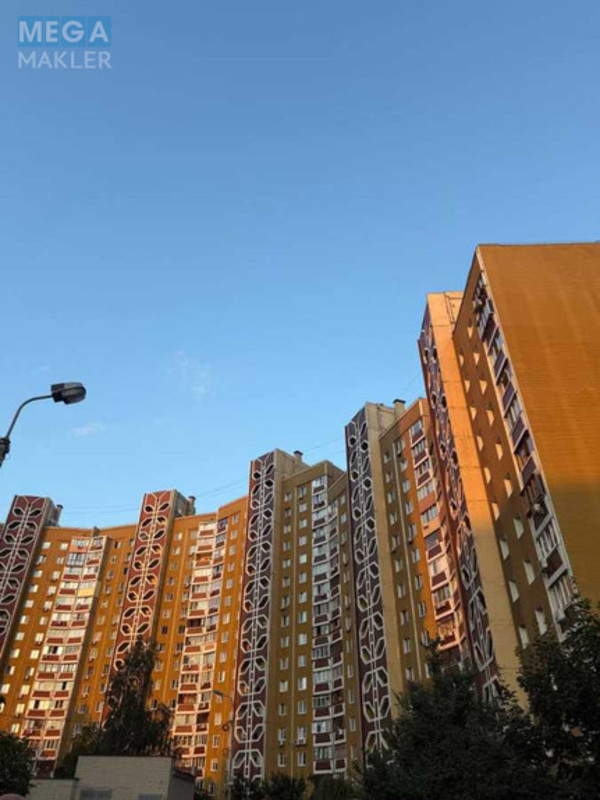Продаж 3 кімнатної квартири (103/55/12), 7 пов. 16 пов. будинку, <a class="location-link" href="/kiev/" title="Недвижимость Київ">Київ</a>, <a class="location-link" href="/kiev/darnickij/" title="Недвижимость Дарницький район">Дарницький р-н</a>, Анны Ахматовой ул., 43 (изображение 2)