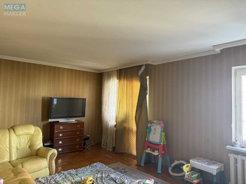 Продаж 3 кімнатної квартири (103/55/12), 7 пов. 16 пов. будинку, <a class="location-link" href="/kiev/" title="Недвижимость Київ">Київ</a>, <a class="location-link" href="/kiev/darnickij/" title="Недвижимость Дарницький район">Дарницький р-н</a>, Анны Ахматовой ул., 43 (изображение 4)