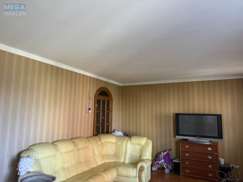 Продаж 3 кімнатної квартири (103/55/12), 7 пов. 16 пов. будинку, <a class="location-link" href="/kiev/" title="Недвижимость Київ">Київ</a>, <a class="location-link" href="/kiev/darnickij/" title="Недвижимость Дарницький район">Дарницький р-н</a>, Анны Ахматовой ул., 43 (изображение 5)