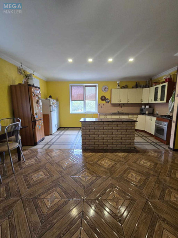 Продаж дома, 2&nbsp;поверху, 310&nbsp;кв.м, 4&nbsp;кімнати, ділянка 8&nbsp;соток, <a class="location-link" href="/fursy/" title="Недвижимость Фурсі">Фурси</a>, СТ Фіаніт (изображение 13)