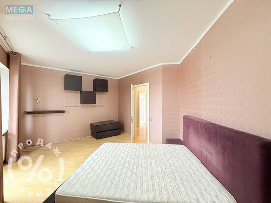 Продаж дома, 3&nbsp;поверху, 478&nbsp;кв.м, 7&nbsp;кімнат, ділянка 10&nbsp;соток, <a class="location-link" href="/kiev/" title="Недвижимость Київ">Київ</a>, <a class="location-link" href="/kiev/goloseevskij/" title="Недвижимость Голосіївський район">Голосіївський р-н</a>, Волзька вул., 24 (изображение 16)