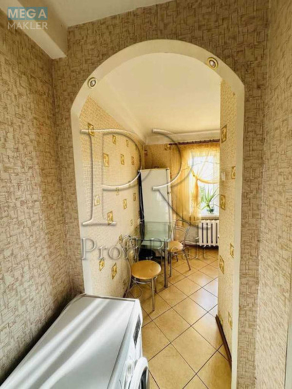 Продаж 1 кімнатної квартири (31/15/7), 5 пов. 5 пов. будинку, <a class="location-link" href="/kiev/" title="Недвижимость Київ">Київ</a>, <a class="location-link" href="/kiev/svyatoshinskij/" title="Недвижимость Святошинський район">Святошинський р-н</a>, Сімї Сосніних вул., 8 (изображение 4)