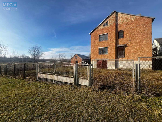 Продаж дома, 3&nbsp;поверху, 400&nbsp;кв.м, 6&nbsp;кімнат, ділянка 25&nbsp;соток, <a class="location-link" href="/novyj-milyatin/" title="Недвижимость Новий Мілятин">Новий Милятин</a>, Центральна (изображение 3)