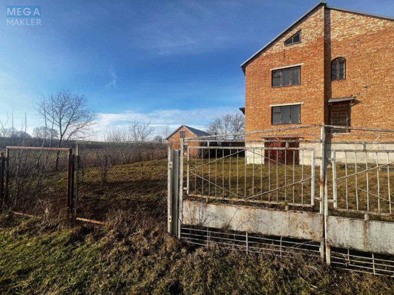 Продаж дома, 3&nbsp;поверху, 400&nbsp;кв.м, 6&nbsp;кімнат, ділянка 25&nbsp;соток, <a class="location-link" href="/novyj-milyatin/" title="Недвижимость Новий Мілятин">Новий Милятин</a>, Центральна (изображение 7)