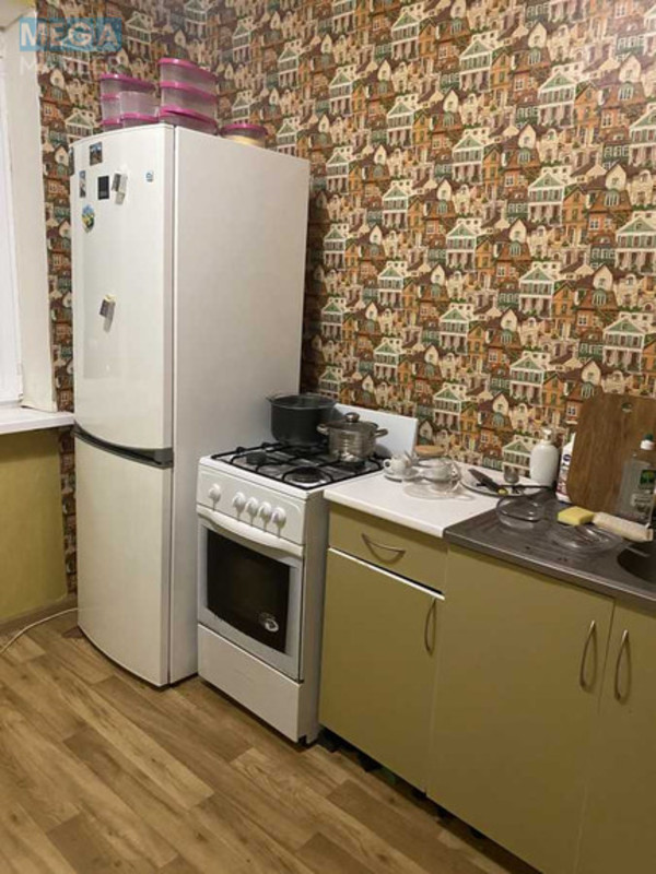 Оренда 3 кімнатної квартири, <a class="location-link" href="/kiev/" title="Недвижимость Київ">Київ</a>, <a class="location-link" href="/kiev/podolskij/" title="Недвижимость Подільський район">Подільський р-н</a>, Свободы просп., 5 (изображение 2)