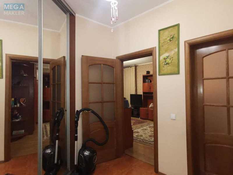 Оренда 1 кімнатної квартири, <a class="location-link" href="/kiev/" title="Недвижимость Київ">Київ</a>, <a class="location-link" href="/kiev/darnickij/" title="Недвижимость Дарницький район">Дарницький р-н</a>, Миколи Бажана просп., 14 (изображение 10)