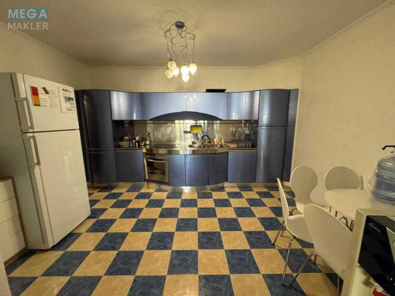 Оренда 4 кімнатні квартири, <a class="location-link" href="/kiev/" title="Недвижимость Київ">Київ</a>, <a class="location-link" href="/kiev/shevchenkovskij/" title="Недвижимость Шевченківський район">Шевченківський р-н</a>, Назаровская ул., 7б (изображение 8)